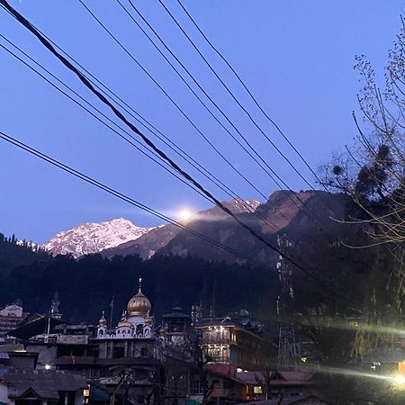 The Prasher Lodge Mall Road Manali Zewnętrze zdjęcie