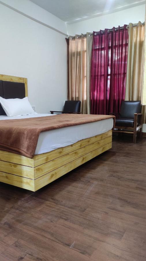 The Prasher Lodge Mall Road Manali Zewnętrze zdjęcie