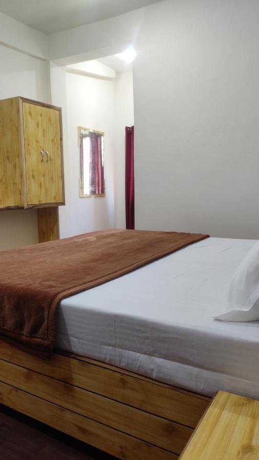 The Prasher Lodge Mall Road Manali Zewnętrze zdjęcie