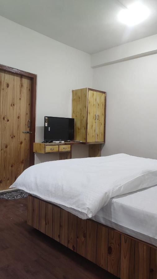 The Prasher Lodge Mall Road Manali Zewnętrze zdjęcie