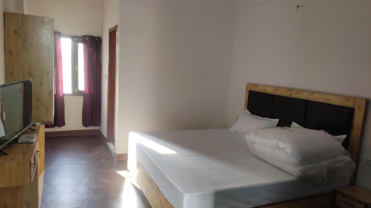 The Prasher Lodge Mall Road Manali Zewnętrze zdjęcie