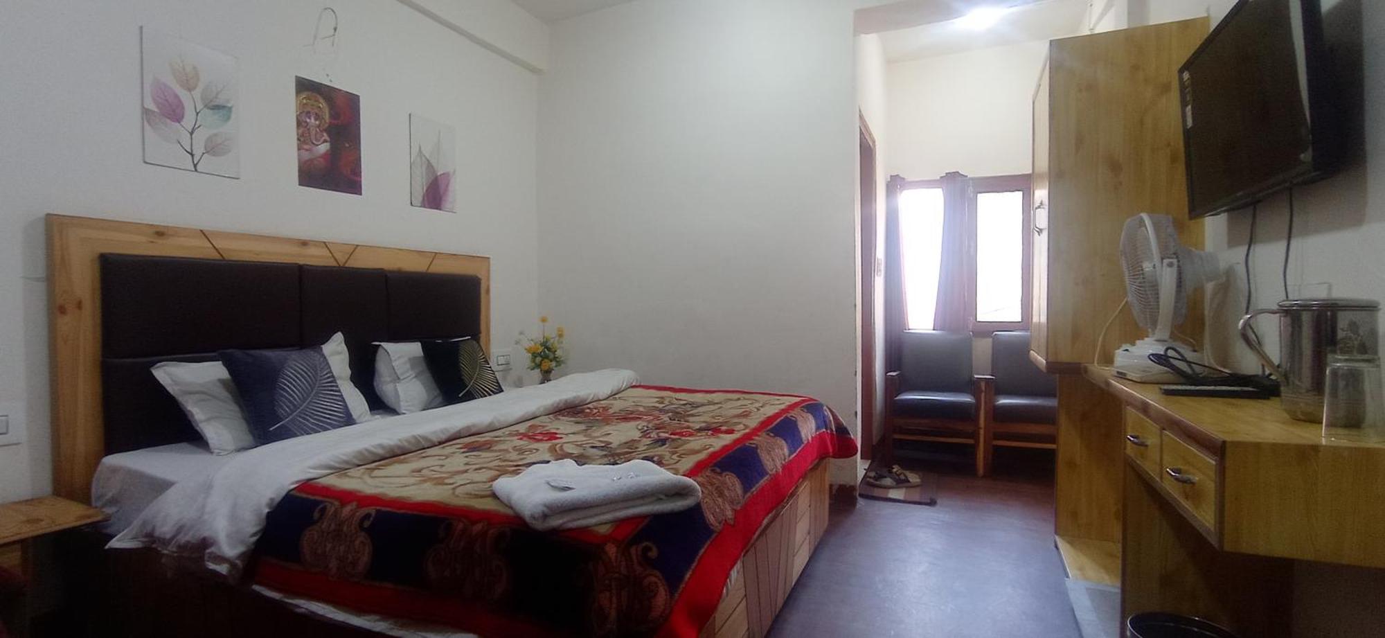 The Prasher Lodge Mall Road Manali Zewnętrze zdjęcie