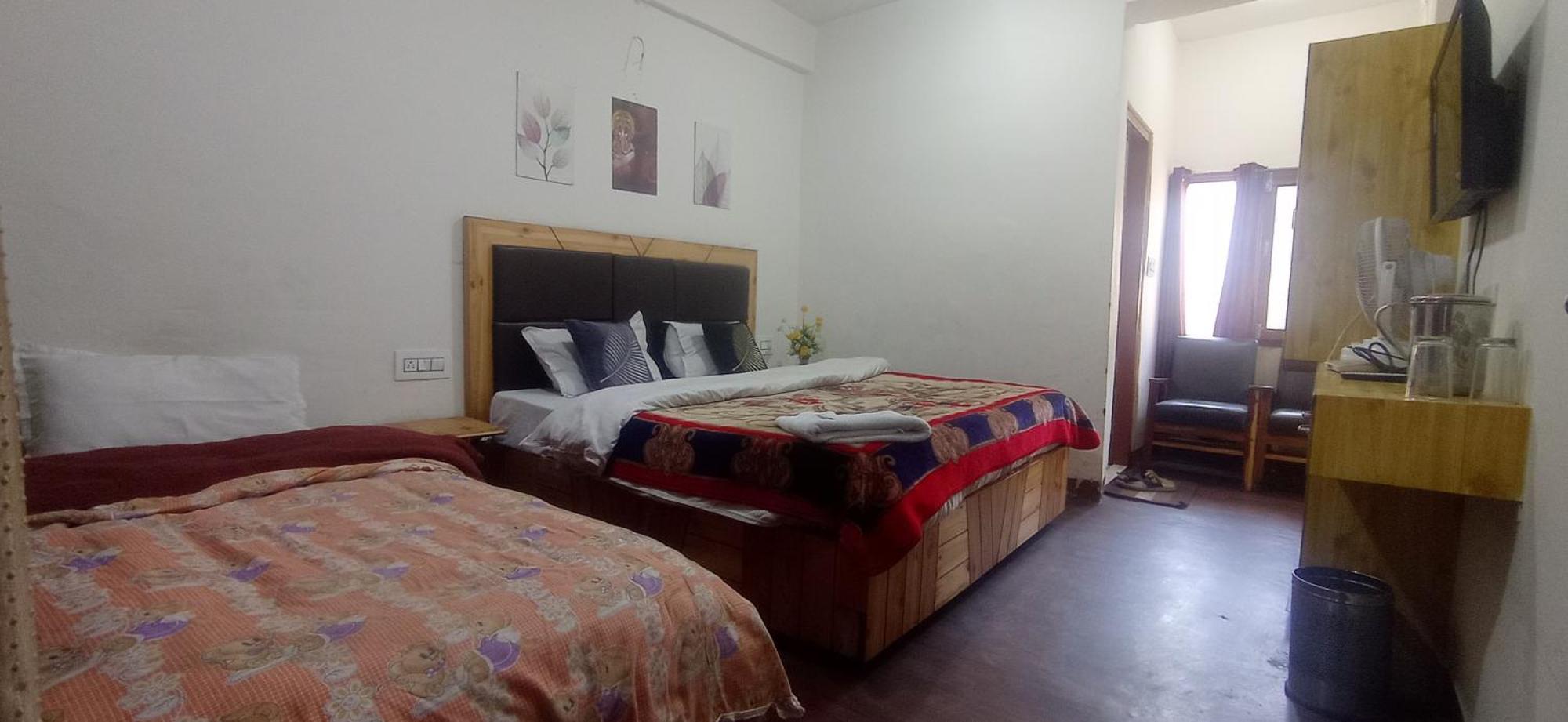 The Prasher Lodge Mall Road Manali Zewnętrze zdjęcie