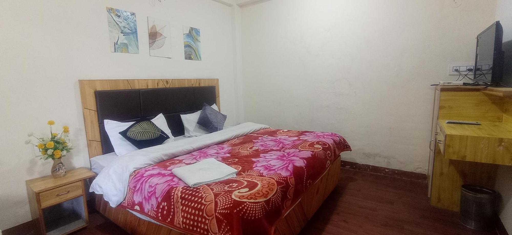 The Prasher Lodge Mall Road Manali Zewnętrze zdjęcie