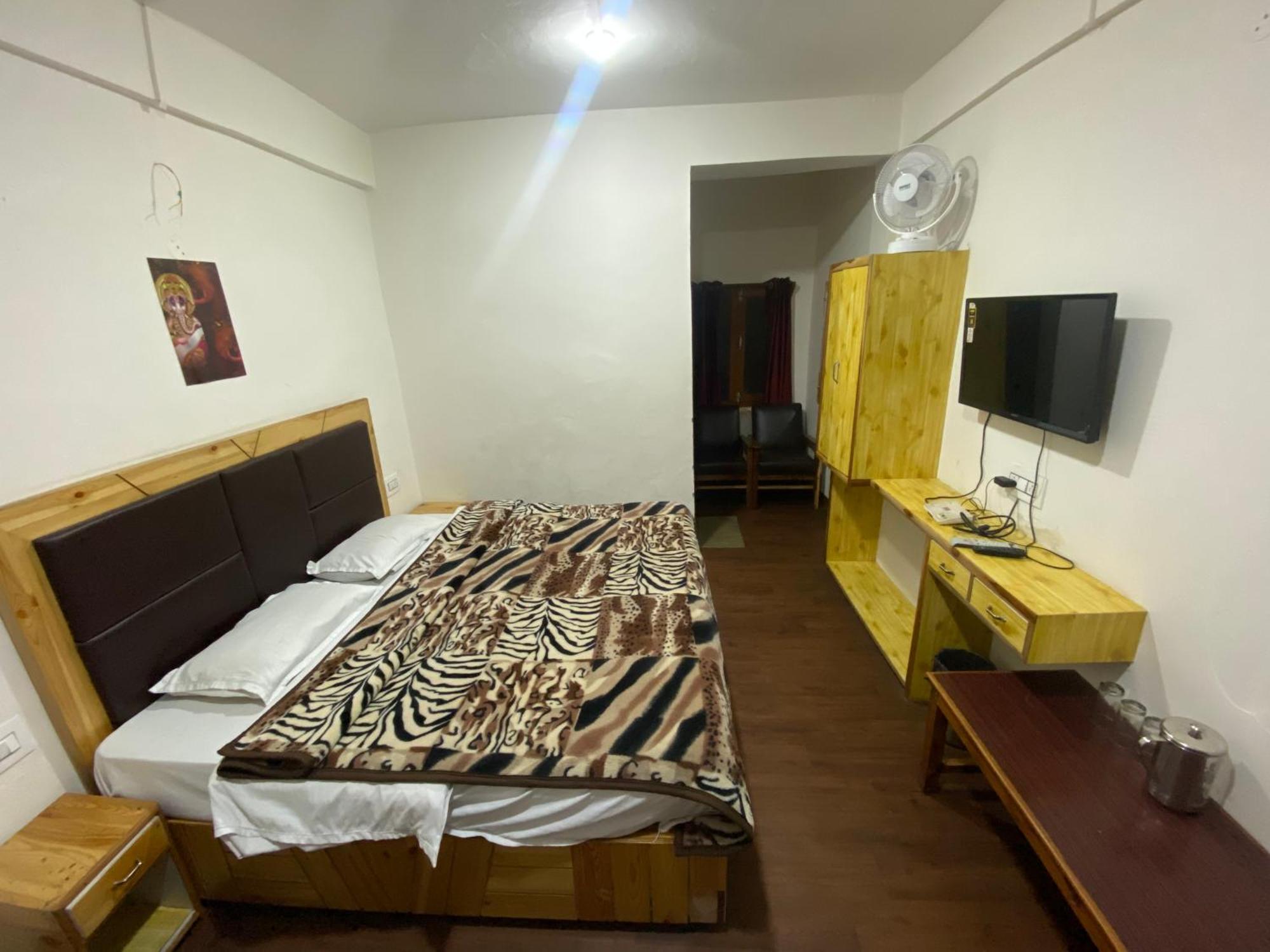 The Prasher Lodge Mall Road Manali Zewnętrze zdjęcie
